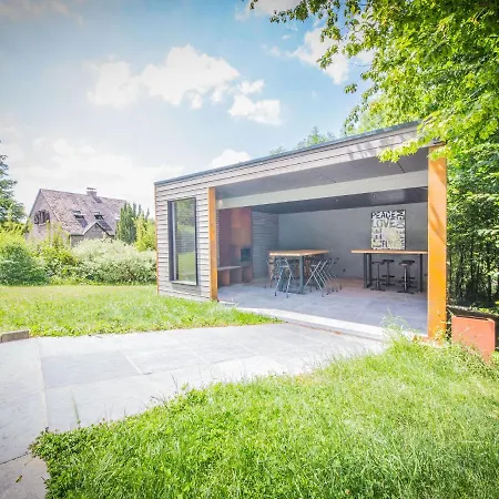 Lavish In With Garden Hébergement de vacances