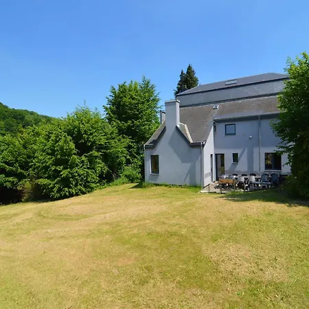 Semesterbostad Spacious Durbuy Group Stay