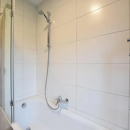 Spacious Group بيت للعطل دربي