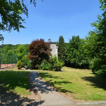 Semesterbostad Spacious Durbuy Group Stay